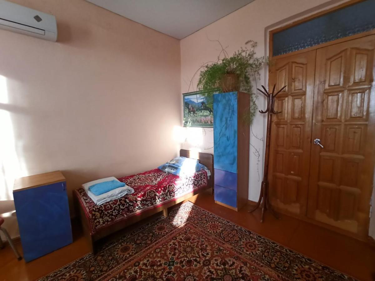 Guest House Anna Sukhumi Exterior photo