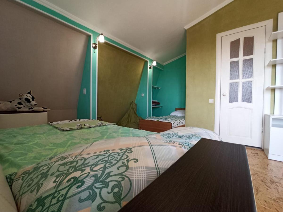 Guest House Anna Sukhumi Exterior photo