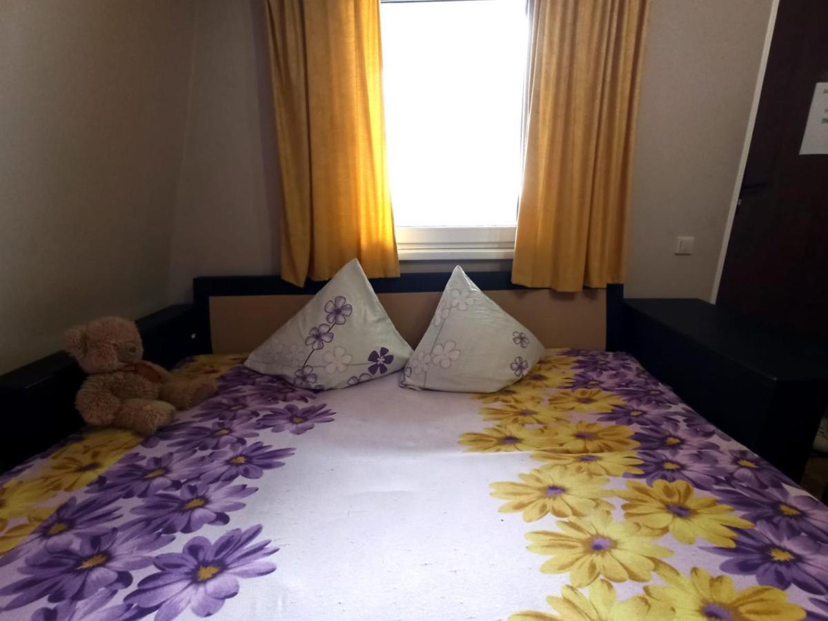 Guest House Anna Sukhumi Exterior photo