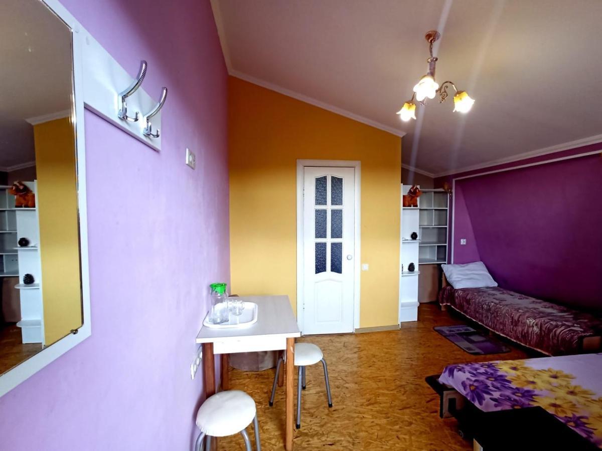 Guest House Anna Sukhumi Exterior photo