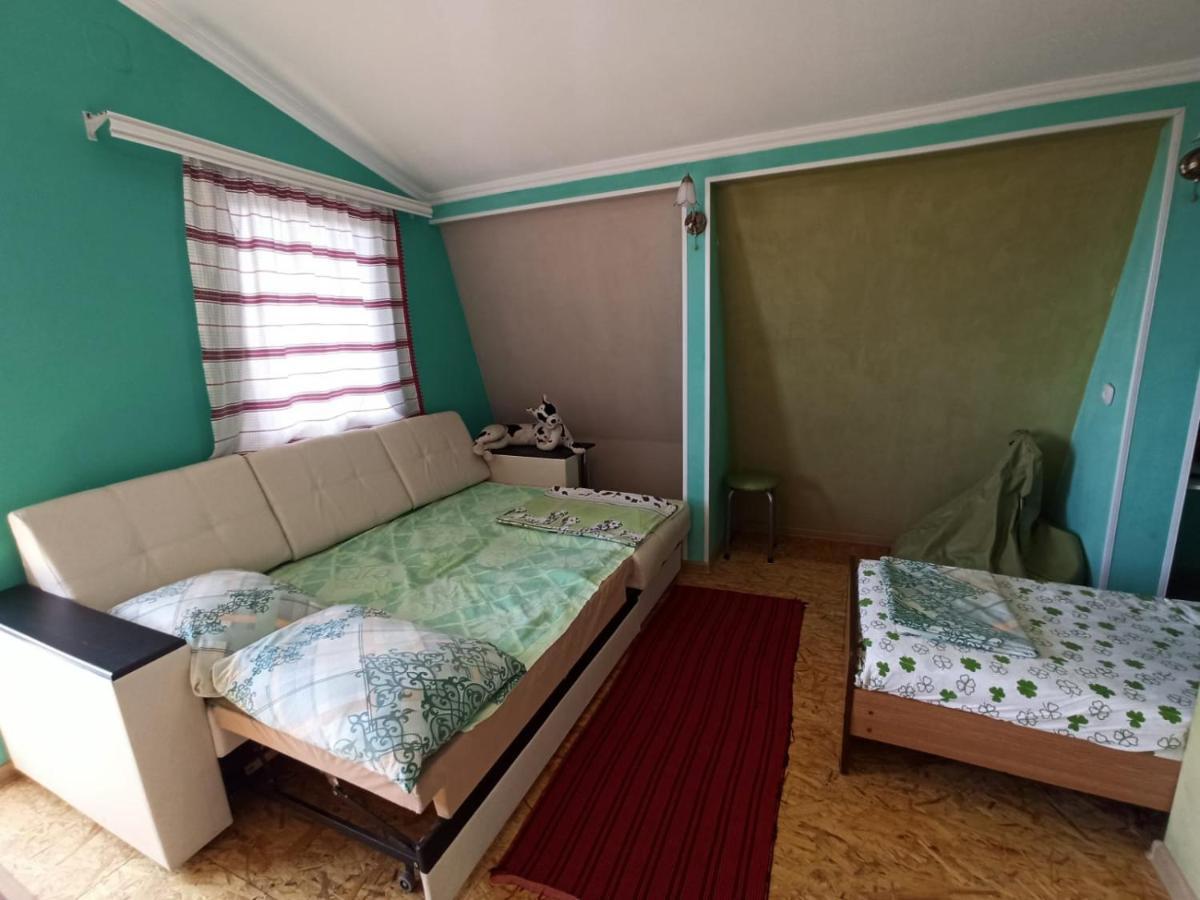 Guest House Anna Sukhumi Exterior photo