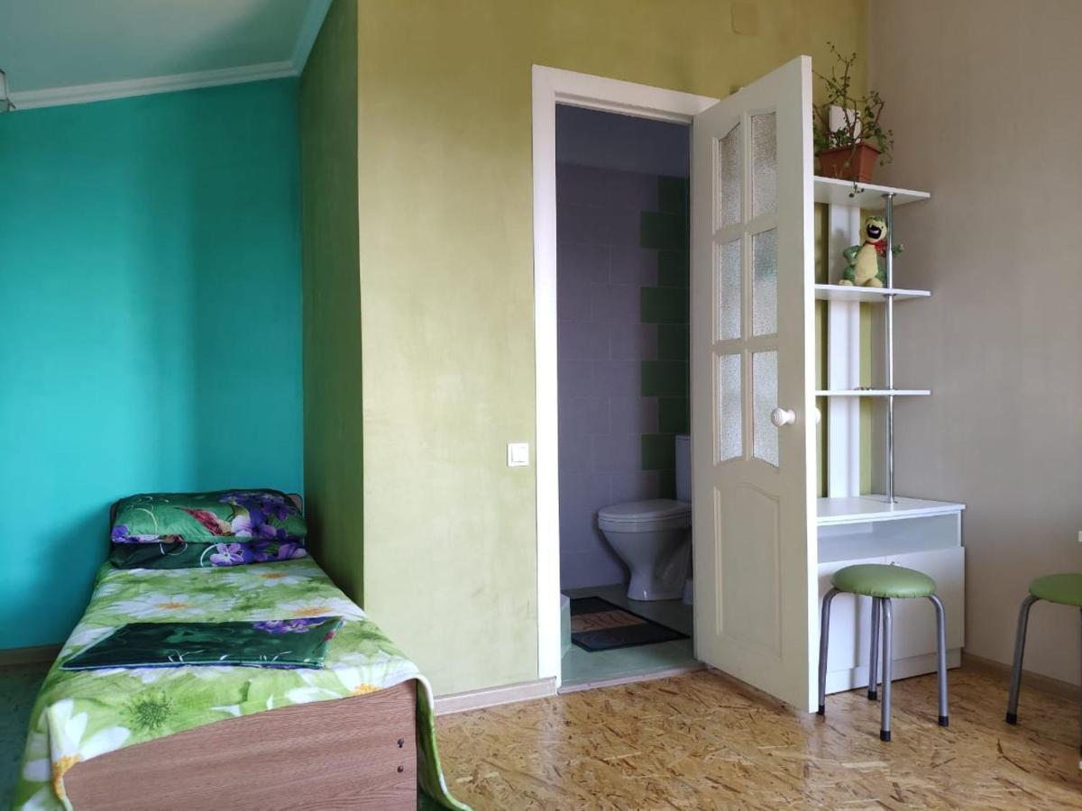 Guest House Anna Sukhumi Exterior photo
